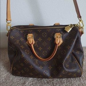 ♥️ authentic ♥️Louis Vuitton shoulder cross bag